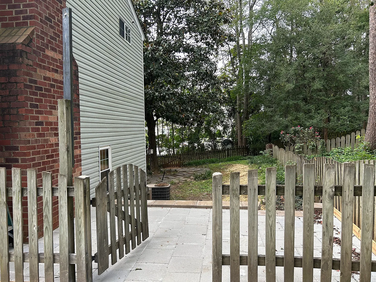 3 bed, 1.5 bath, 1239 sqft, $1,800 — Photo 4