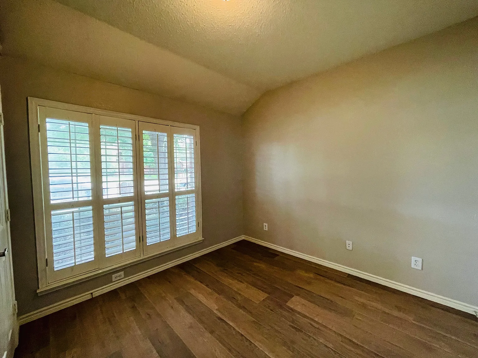 4 bed, 2218 sqft, $2,595 — Photo 4