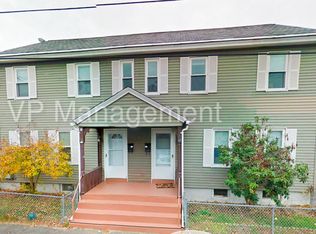 18-20 Arlington St, Easthampton, MA 01027