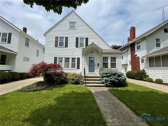 2nd image of 1040 Rawson Pl