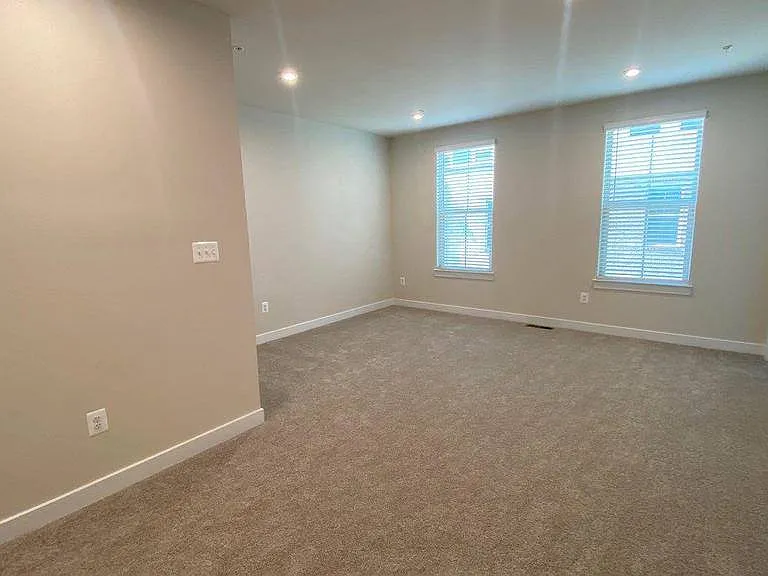 2528 Verona Pl #A — Photo 9