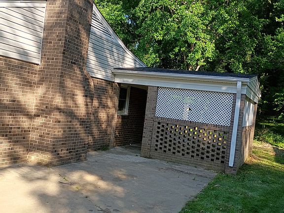 4th image of 2230 Buckingham Ct