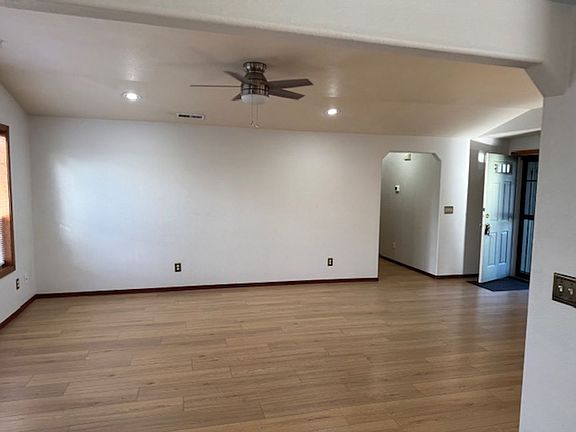 3rd image of 2559 Gould Ave