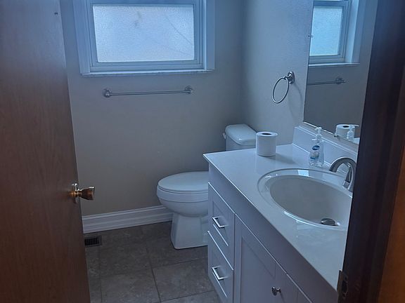 2nd image of 1116 Lake Ave