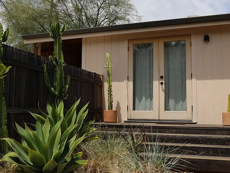 649 N La Fayette Park Pl — Photo 1