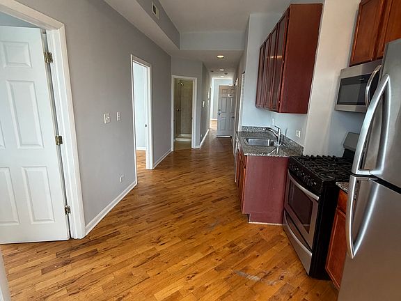 3rd image of 2301 S Ridgeway Ave
