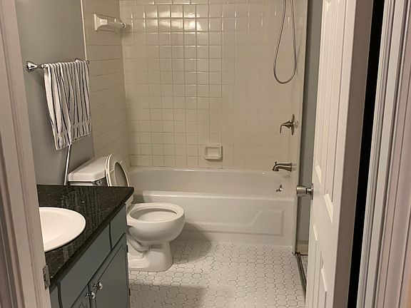 3rd image of 2709 Williamsburg Cir