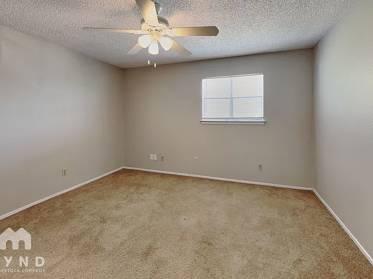 2300 Berkett Dr #B — Photo 7