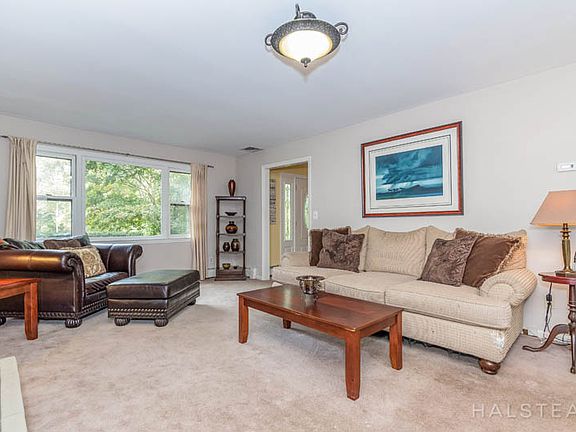 2nd image of 28 Sorel Dr