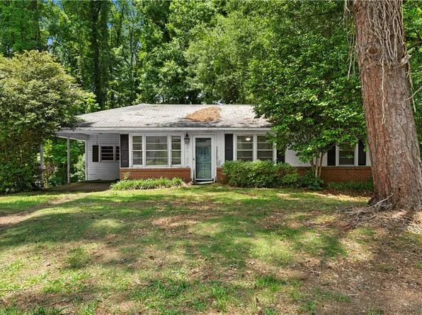 31 Belmont Cir, Newnan, GA 30263