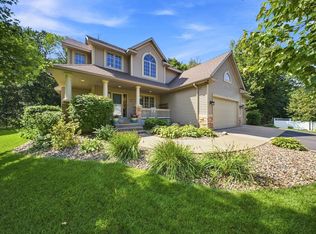 605 Knollwood Dr, Hudson, WI 54016