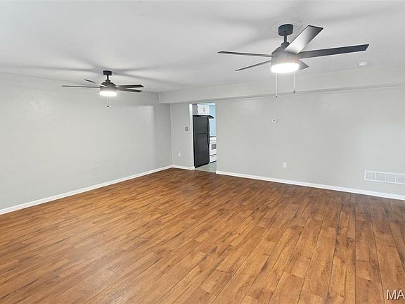 2nd image of 113 E Apple St