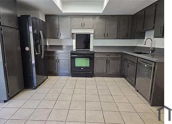 3 bed, 1100 sqft, $1,850 — Photo 4