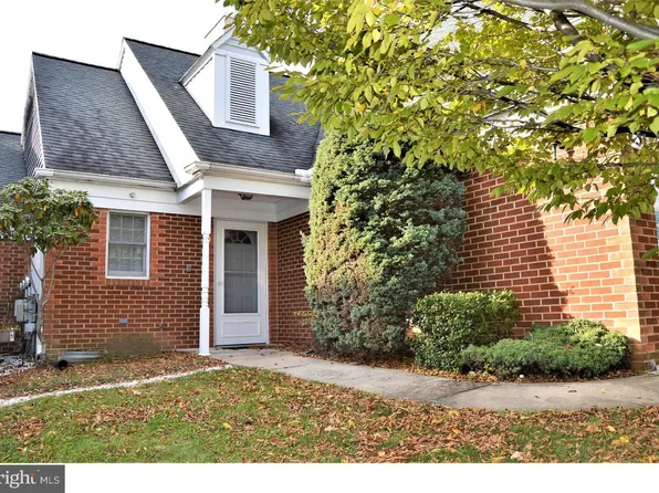 23 E Village Rd, Newark, DE 19713