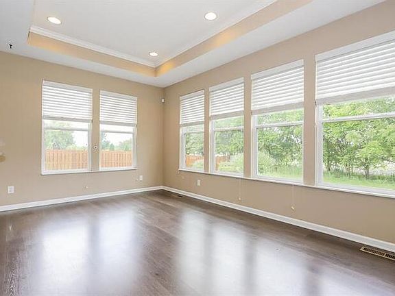 3rd image of 7198 Golden Oak