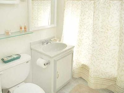 4th image of 420 W Fullerton Pkwy APT 512