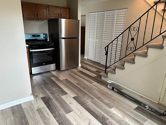 2nd image of 315 N Edgelawn Dr