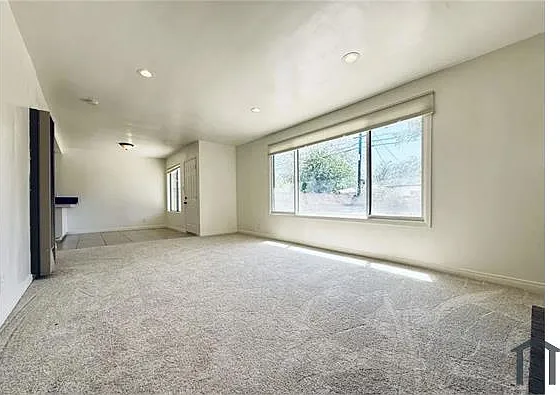 3 bed, 1100 sqft, $2,500 — Photo 2