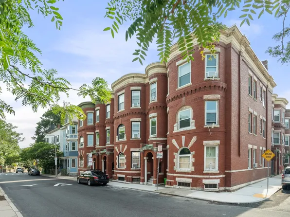124 Day St APT 2, Jamaica Plain, MA 02130
