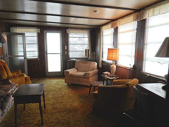 5th image of 1925 Shady Cove Dr