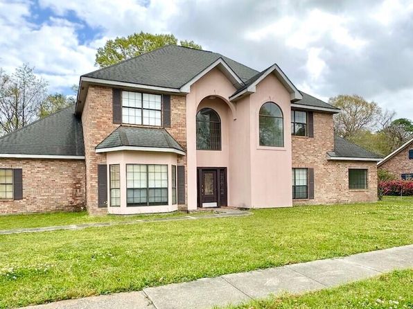 305 Kensington Dr, Lafayette, LA 70508