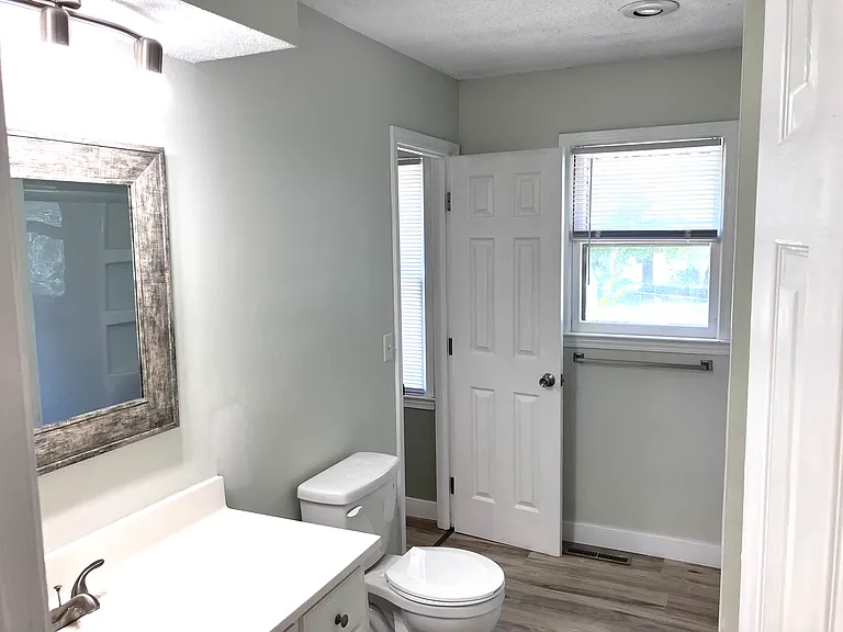 10424 N Campbell Ct — Photo 6