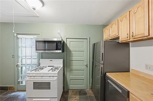 809 Governor Nicholls St — Photo 8