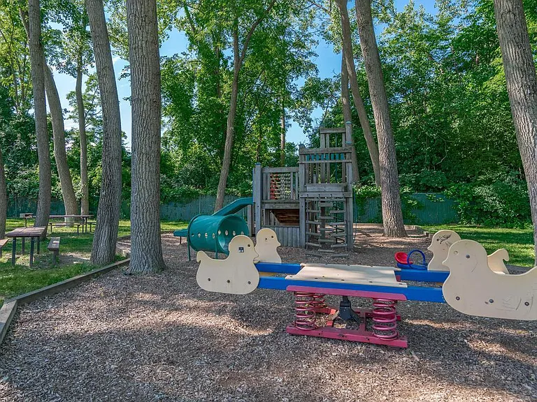 Woodcliff Estates — Photo 31
