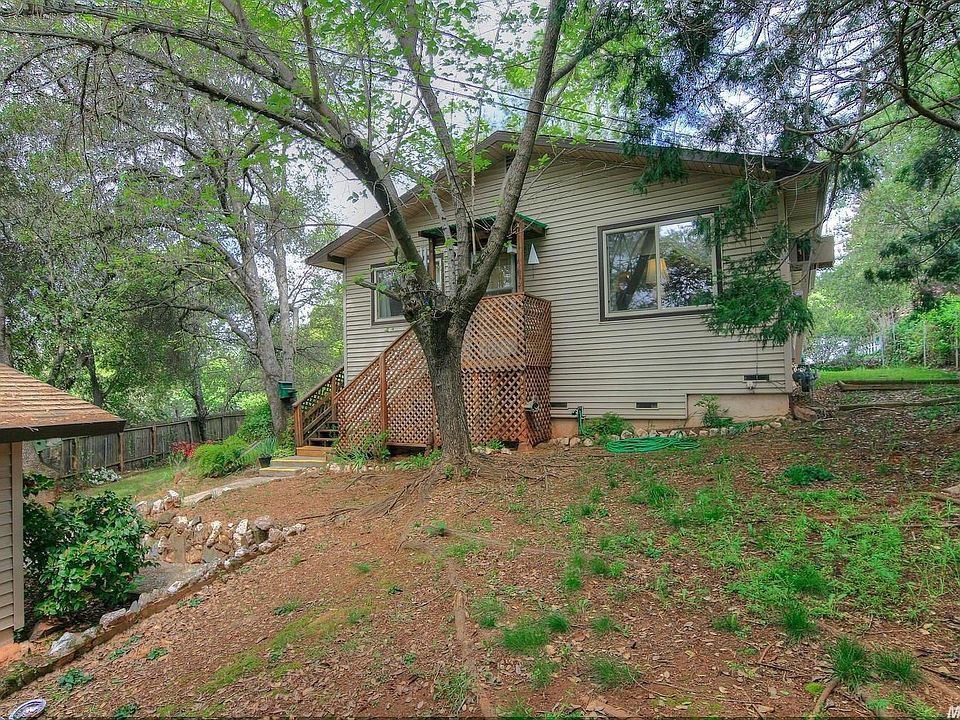 1st image of 100 Cary Dr