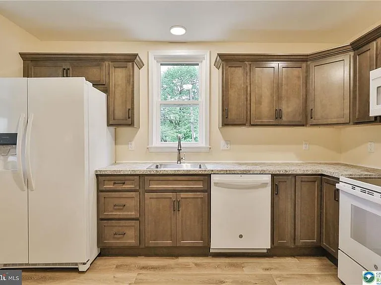 1861 E Emmaus Ave — Photo 14