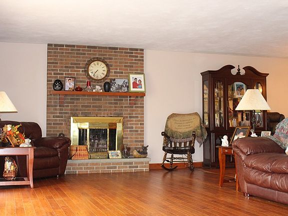 4th image of 193 E Thistle Ct