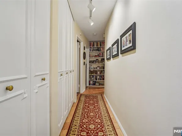 555 North Ave APT 17U, Fort Lee, NJ 07024