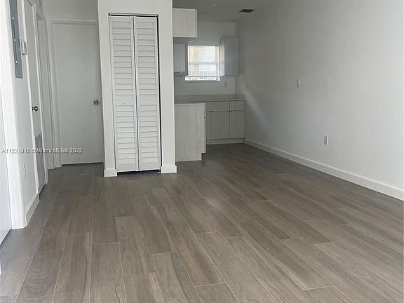 2nd image of 515 NE 67th St #515