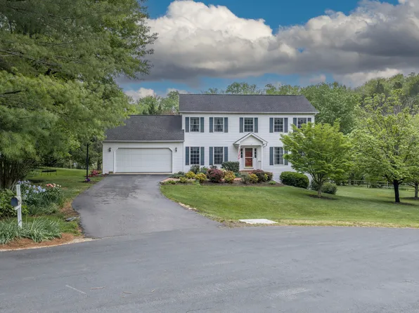 3 River Pl, Lexington, VA 24450