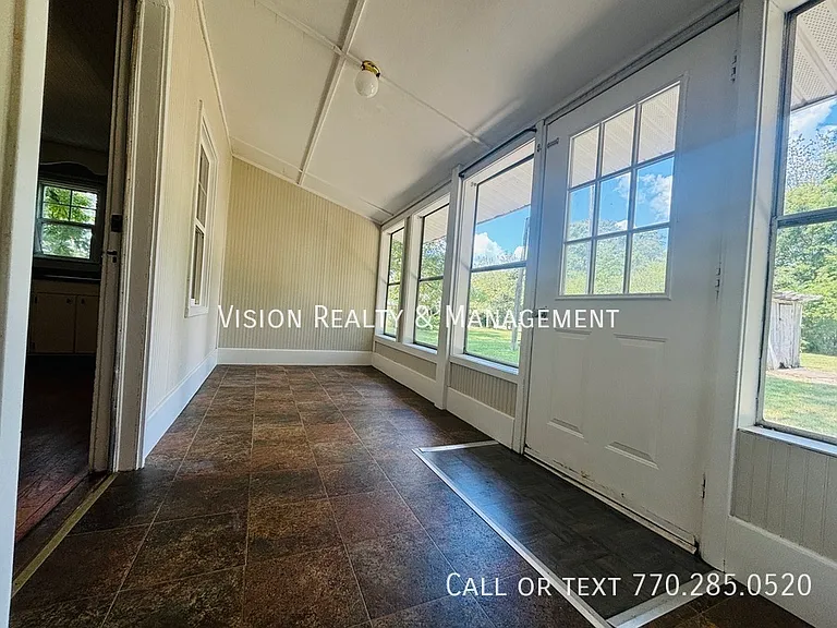 538 Old Airport Rd — Photo 8
