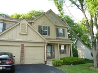 26 Peach Tree Ln, Westmont, IL 60559