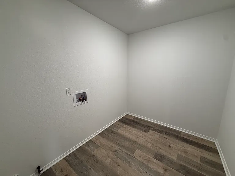 309 Alberts Dr #305 — Photo 9