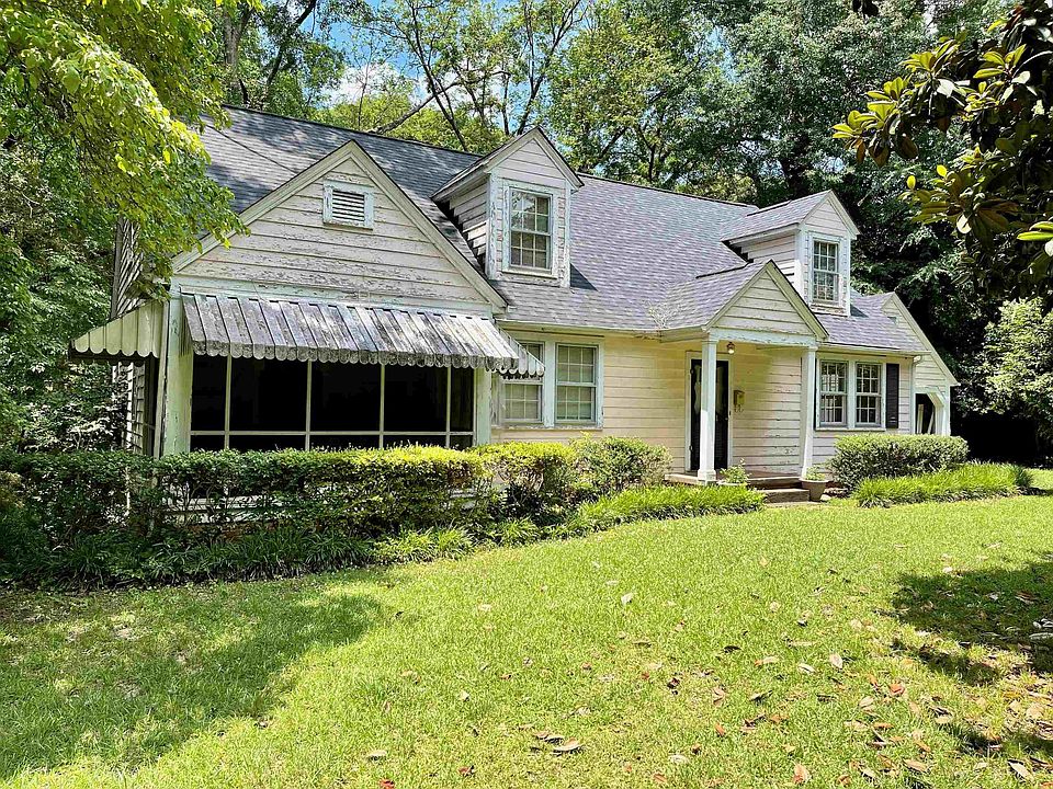2nd image of 164 W Park Dr