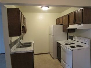 2904 S 17th St APT 302, Grand Forks, ND 58201