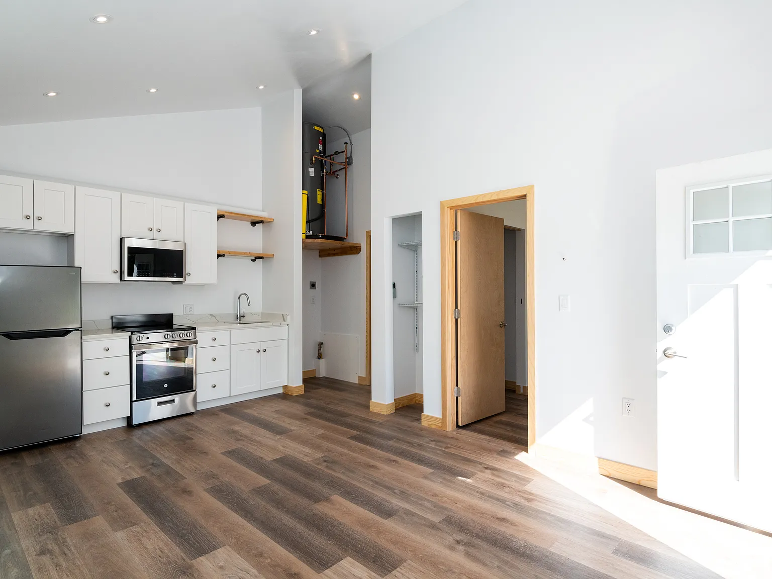 1 bed, 417 sqft, $1,750 — Photo 3