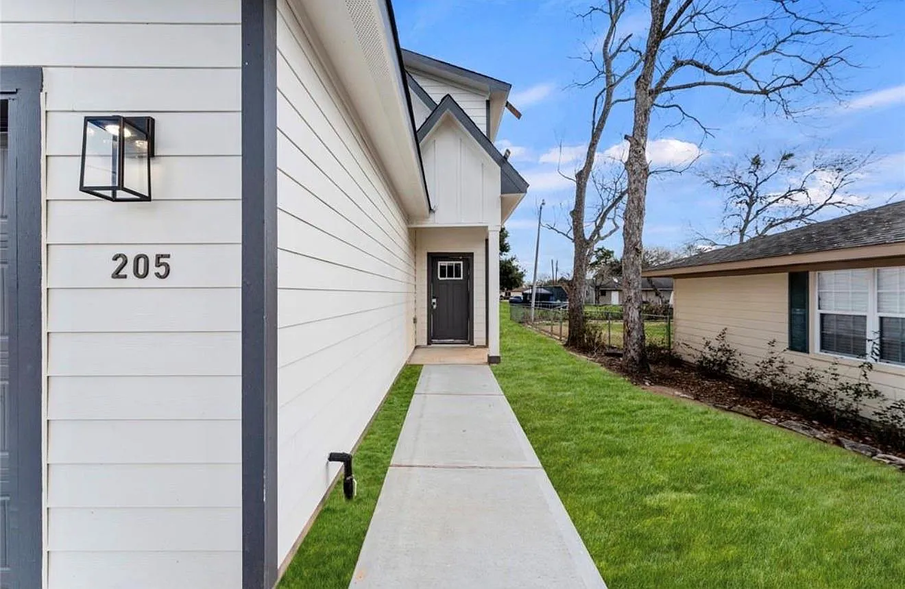 4 bed, 2.5 bath, 1497 sqft, $1,895 — Photo 4
