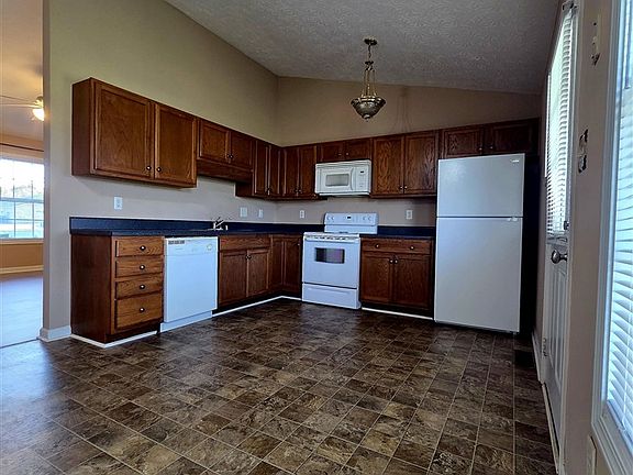 5th image of 1209 Huron Way