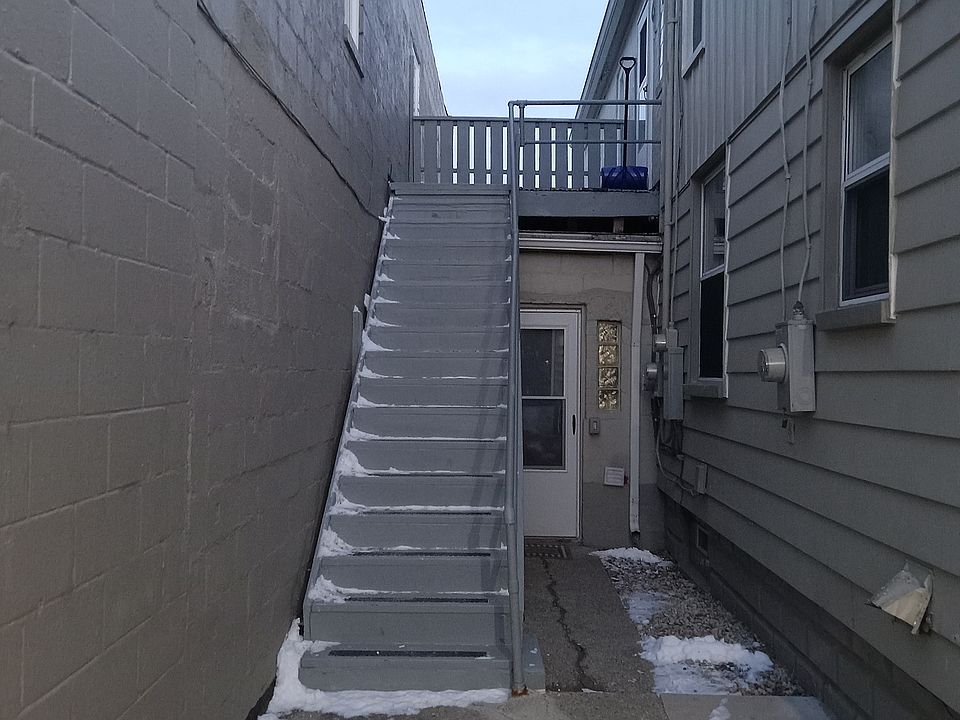 Stairs leading to apartment 1