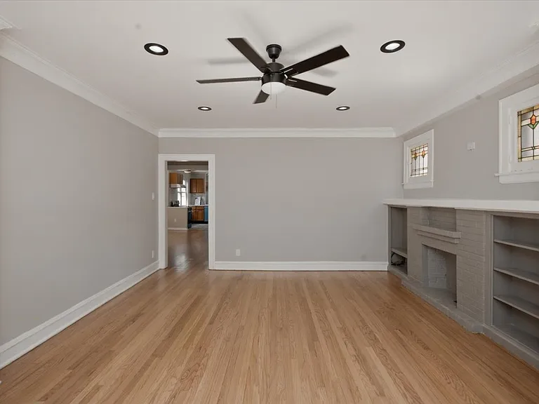 5742 N Rockwell St #2 — Photo 3