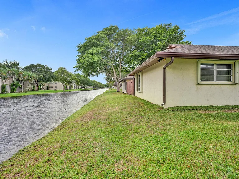3747 E Valley Green Dr — Photo 35