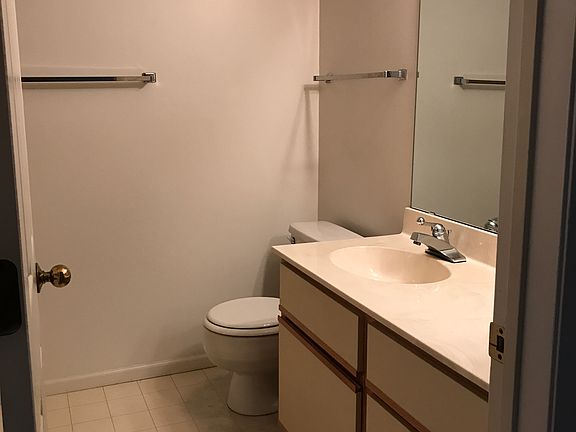 3rd image of 250 Selby Ave