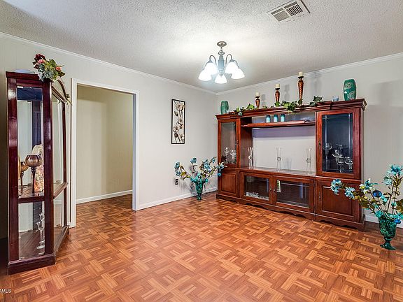 3rd image of 2421 Herbert Dr