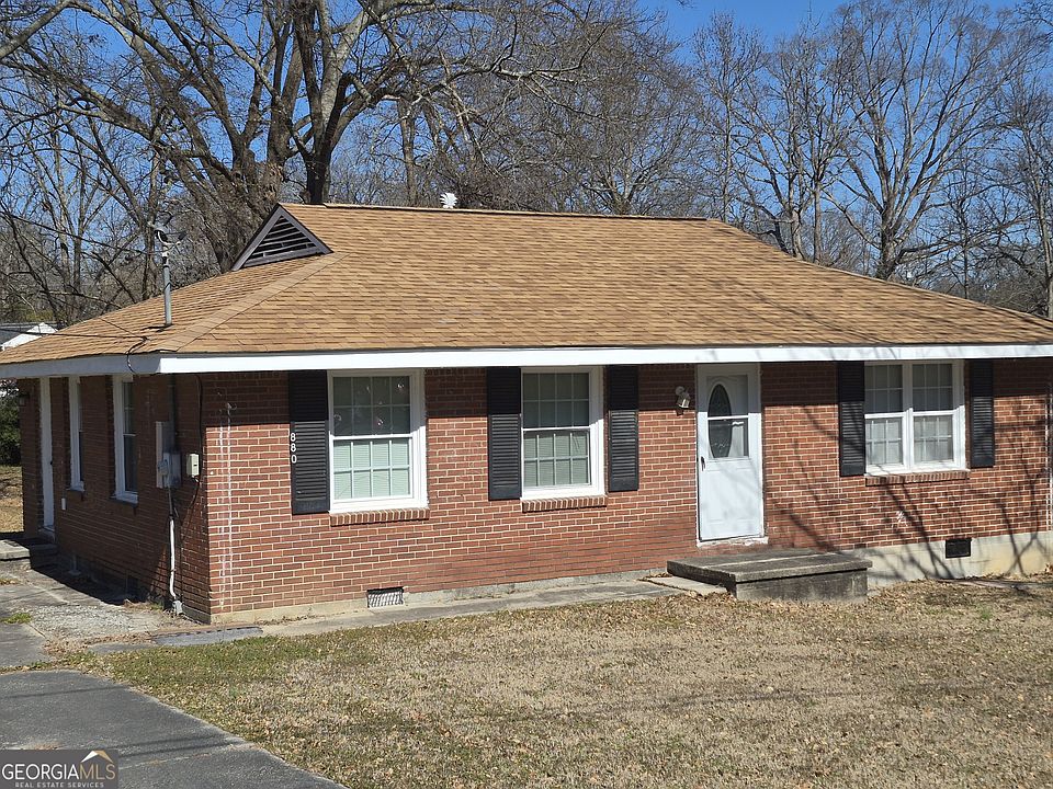 1st image of 880 White Oak Dr