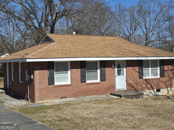 880 White Oak Dr, Forest Park, GA 30297