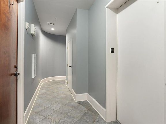 3rd image of 713 Camp St APT 2B